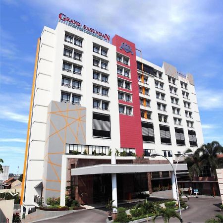 Grand Pasundan Convention Hotel Bandung Dış mekan fotoğraf